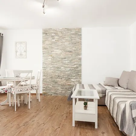 Split Inn Apartments Apartment *