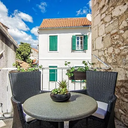 Split Inn Apartments Apartment
